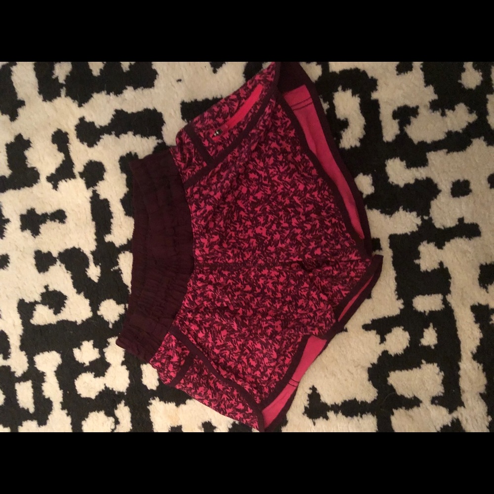 Lululemon hotty hot shorts size 4